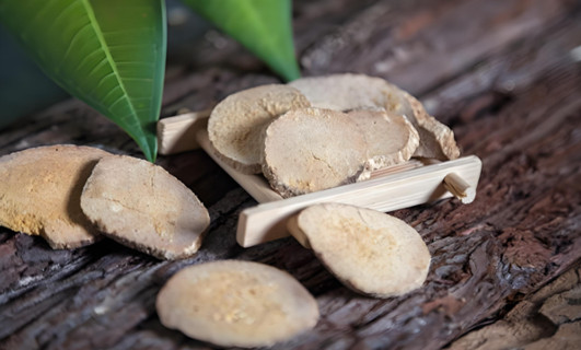 中藥澤瀉的功效與作用是什么，吃了對身體有什么好處？